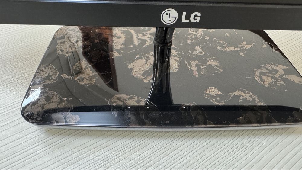 Продам монитор  LG flatron e2381