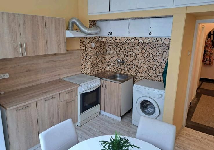 Дава се под наем Тристаен апартамент в София, Център - 100 кв.м за 650 € - Снимка #4