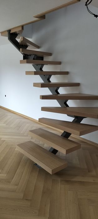 Scări din lemn calitate premium