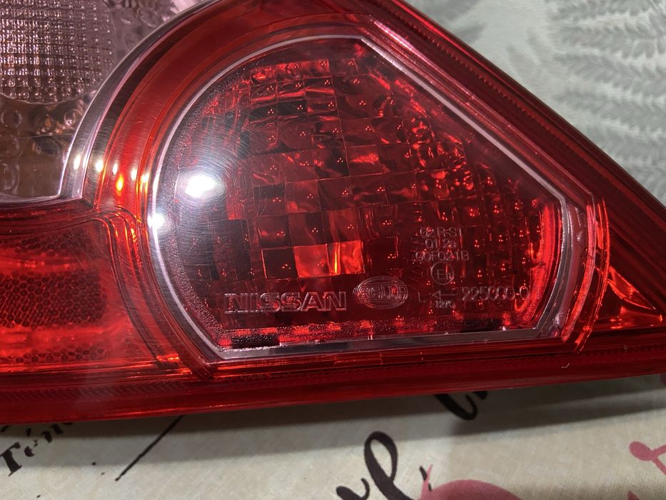 Продам задний левый фонарь тиида