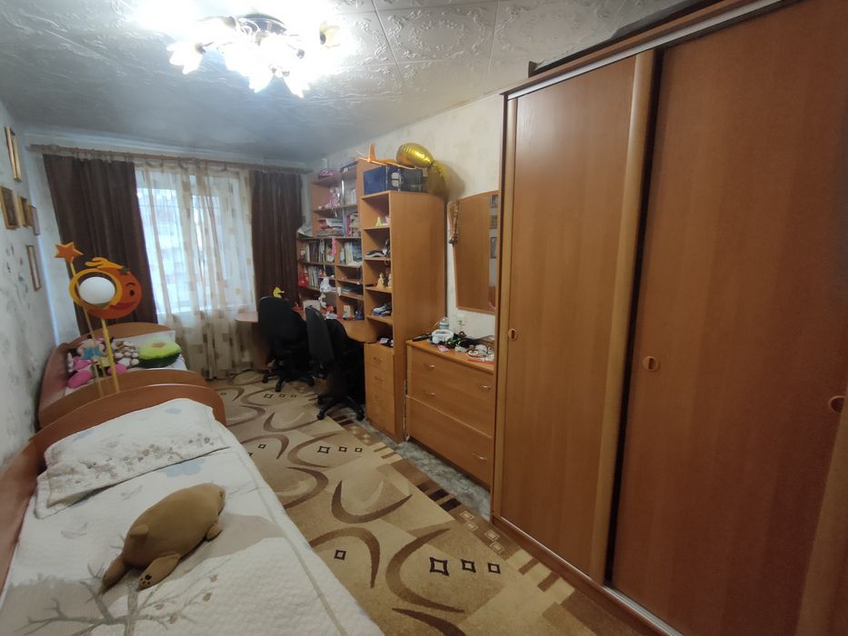 Продам квартиру 3-хкомнатную