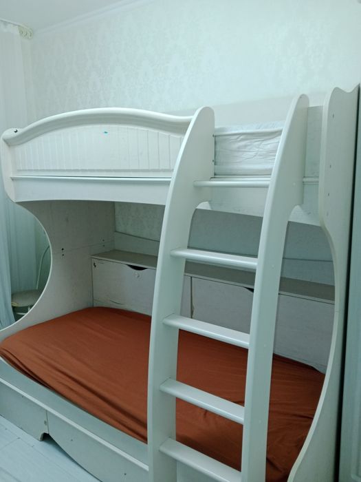 Отдам даром двухъярусная детская кровать