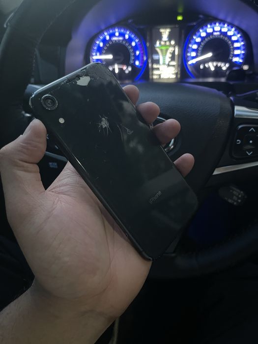 IPhone XR 64GB черный
