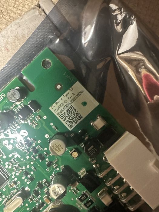 Placa este nouă noută