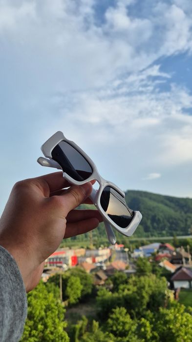 Ochelari de soare Off White Cady albi