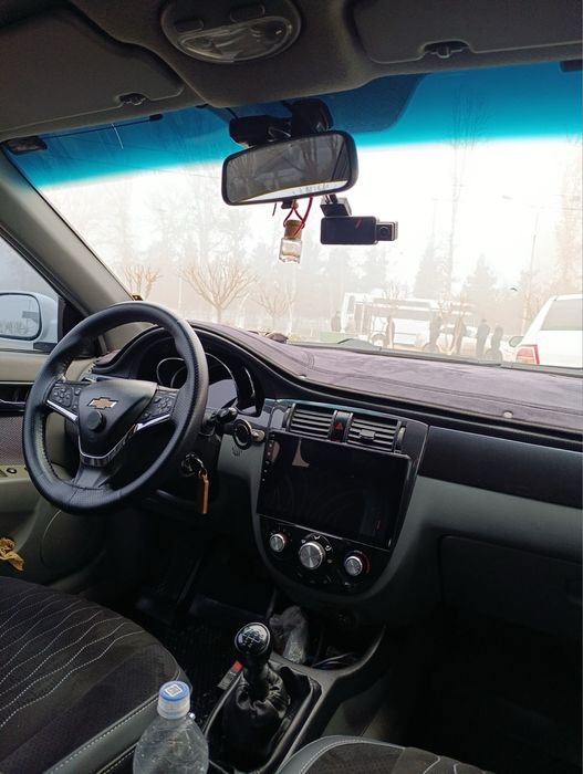 Сотувда автомашина ласетти