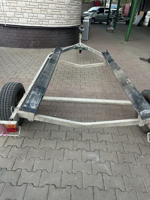 Лодочный прицеп заводской