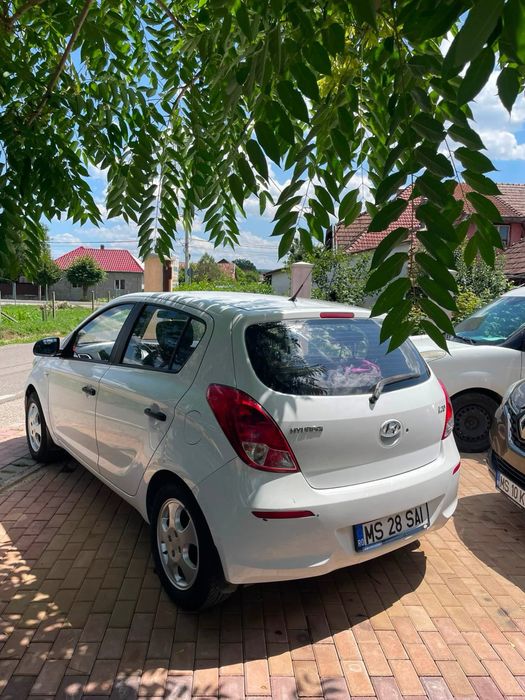 HYUNDAI i20 2015 — imagine 3