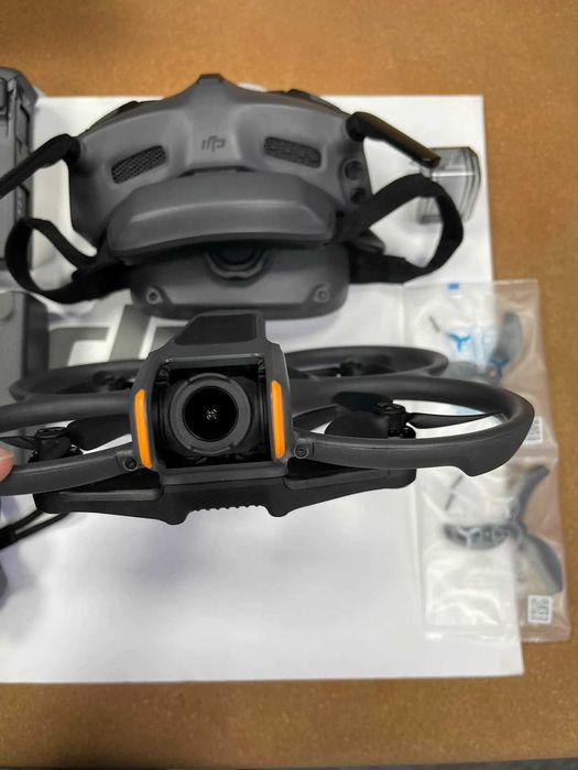 DJI Avata 2 FPV Fly More Combo - Utilizat, Funcțional