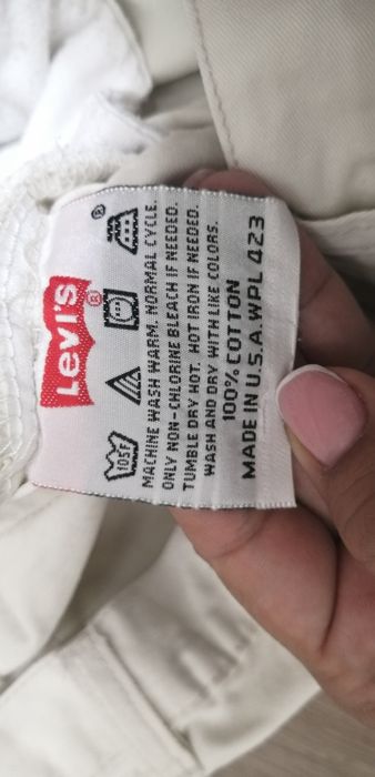 Фирменные джинсы Levi's