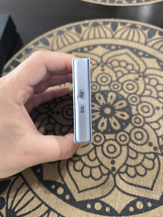 Samsung Galaxy Z Flip6 гаранционен