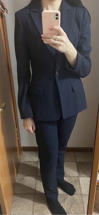 Продам женский костюм брючный