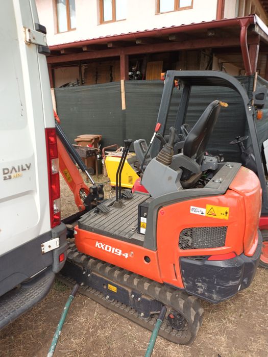 Mini excavator JCB 18Z-1 inchiriez