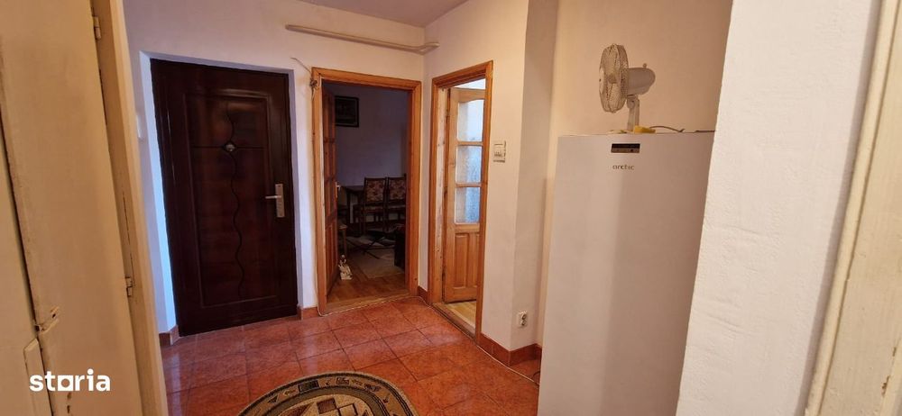 Vand aparament 2 camere decmandat -Falticeni