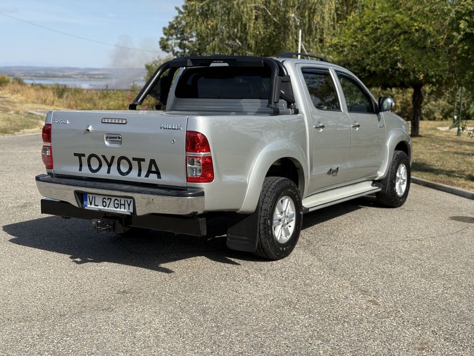 Toyota Hilux 2.5 /4x4/ 2013