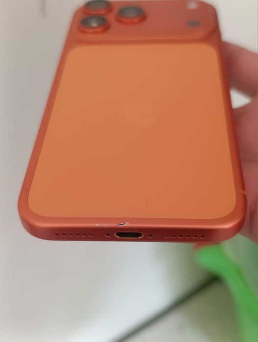 iPhone 17 pro max ekran alishgan