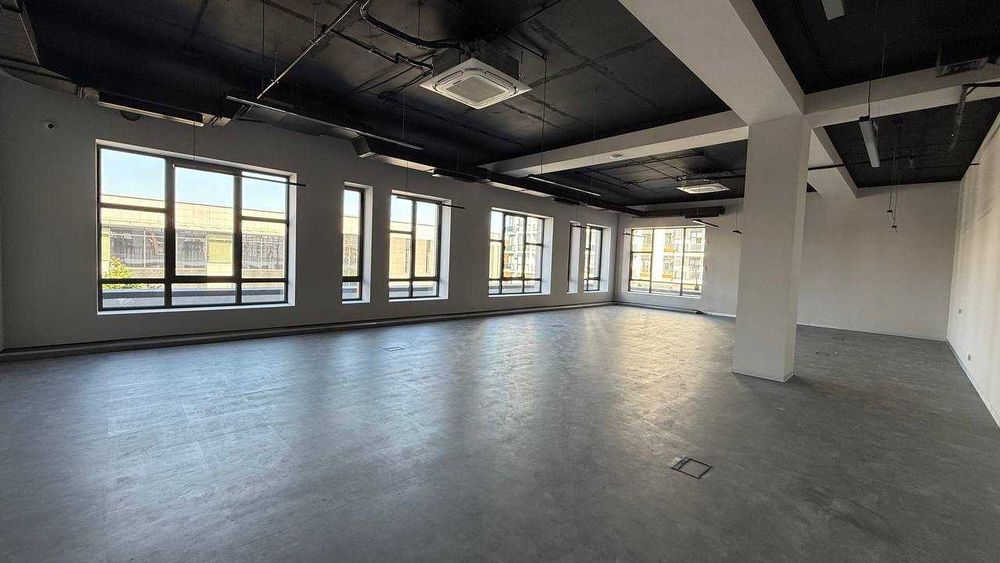 Большой офис в аренду (1057м2) в бизнес центре