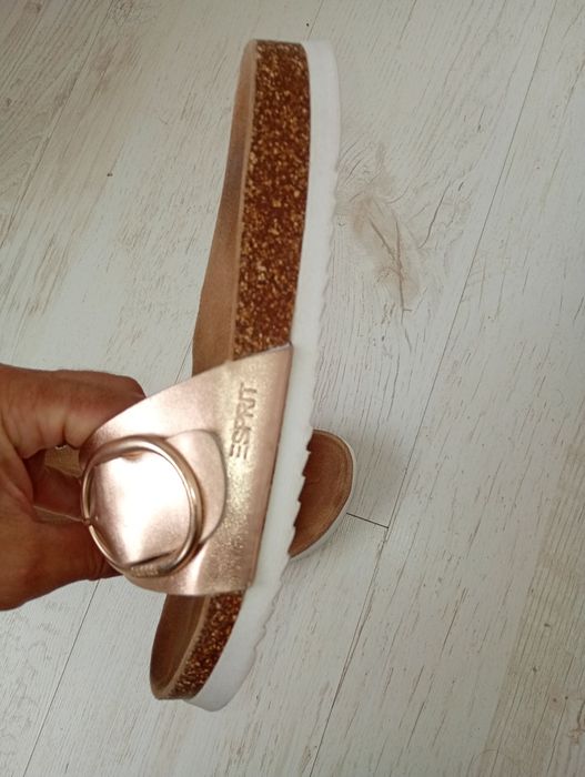 Slapi dama Esprit
