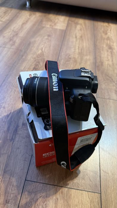 Aparat foto Canon eos 100D