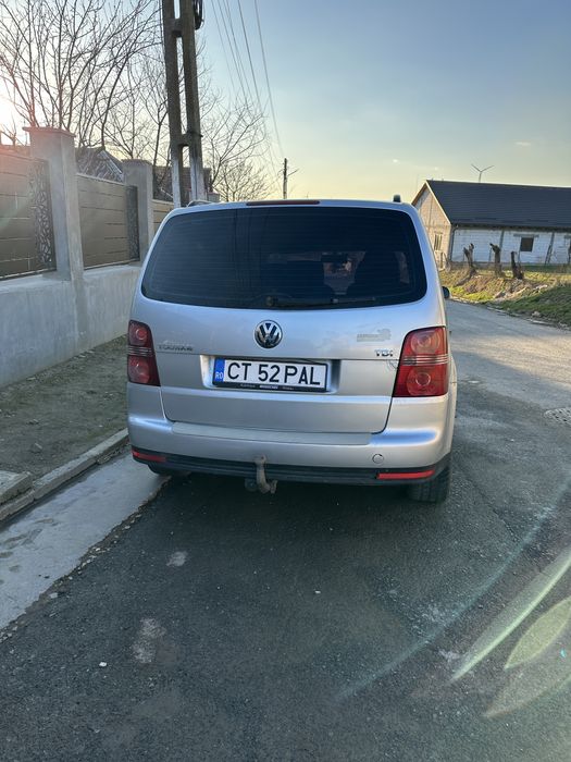 Vand VW touran 1.9 tdi , doar vand fara variante