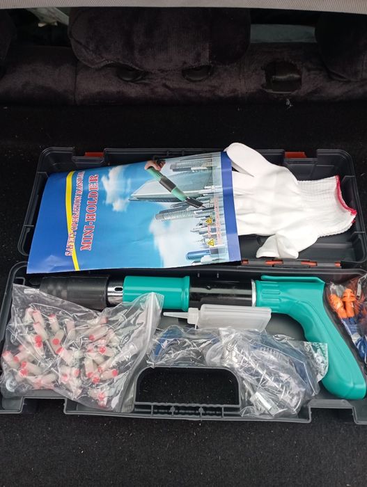 Trusă pistol cu cuie