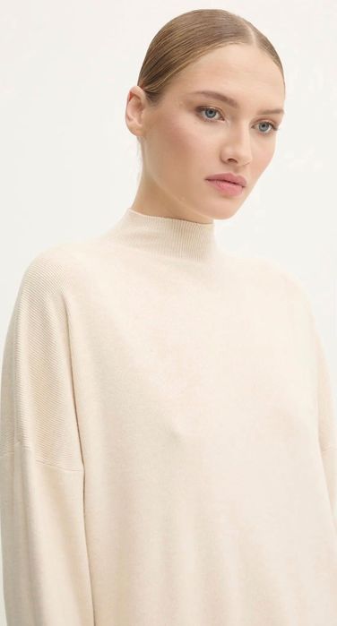 Пуловер от изчистен трикотаж