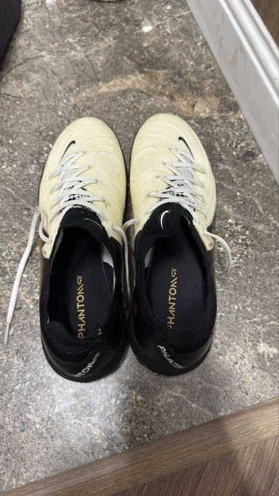 Футбольные бутсы Nike Phantom GX 2