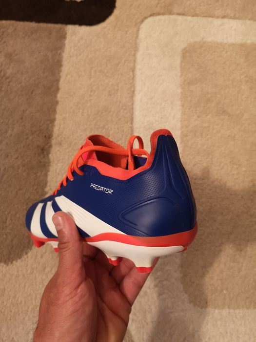 Vând ghete de fotbal Adidas PREDATOR in stare impecabilă
