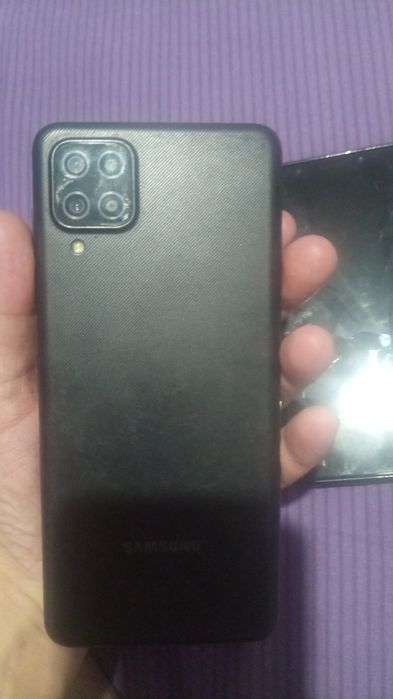 Samsung Android A12 есть два телефона Huawei обо в продаже