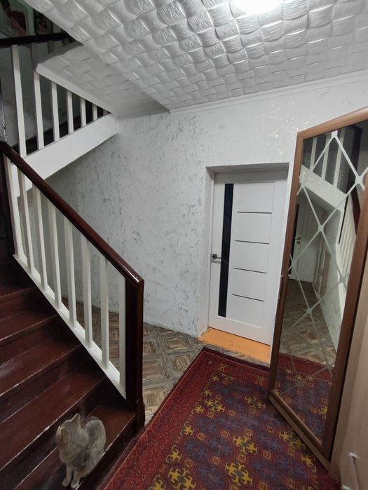 Продам 2х этажную квартиру