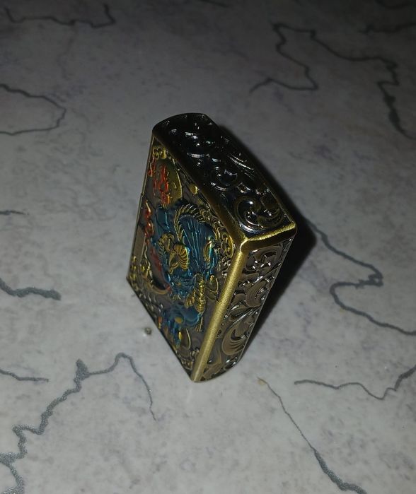 Зажигалка зиппа продаем