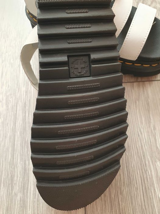 Sandale Dr. Martens
