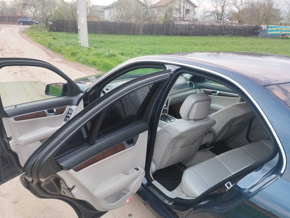 Mercedes C Class 2011 , 2,2  diesel Automat