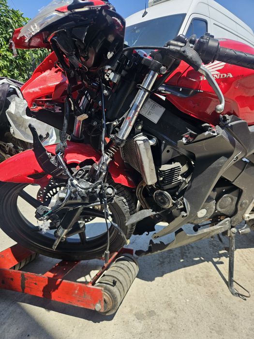 Honda cbr125 avariat