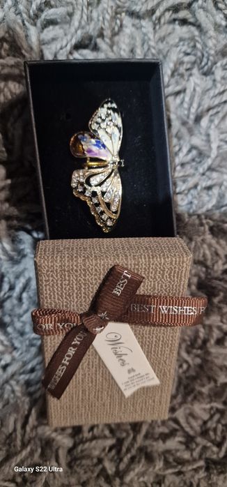 Брошь серебро ,новое.