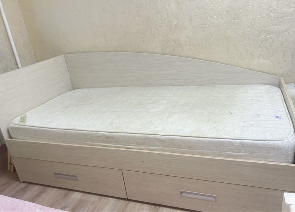 Продам кровать 200х90