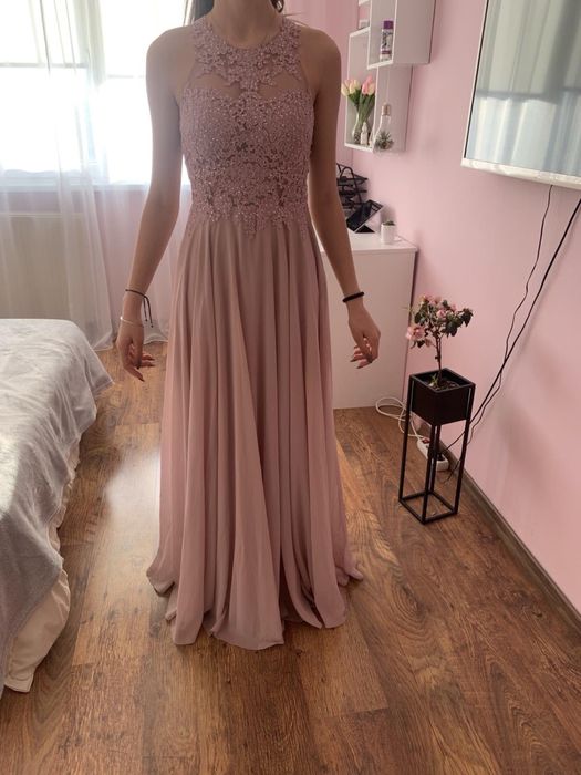 Страхотна бална рокля без никакви забележки!