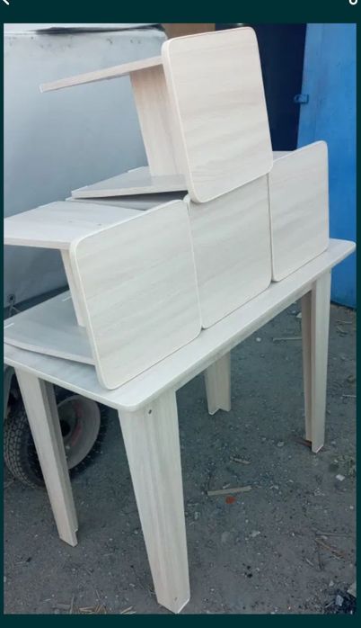 Кухонный стол 4 табуретки