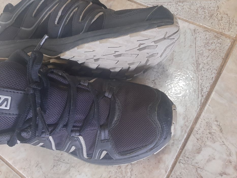 Здравейте продавам оригинални маратонки Salomon 42ри номер леки удобни почти нови