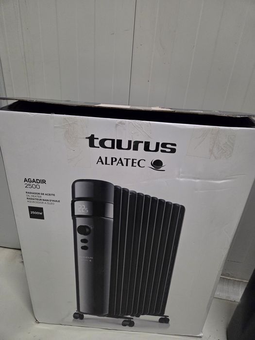 Маслен радиатор Taurus Agadir 2500. 
Мощност: 2500W
Може да вкл