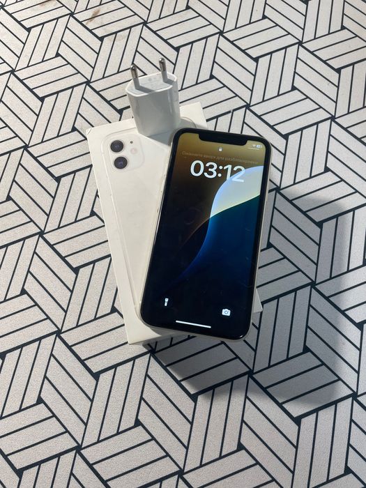 Продам iPhone 11 64 GB