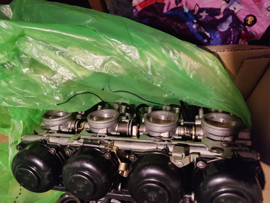 Carburatoare Kawasaki ZX9R