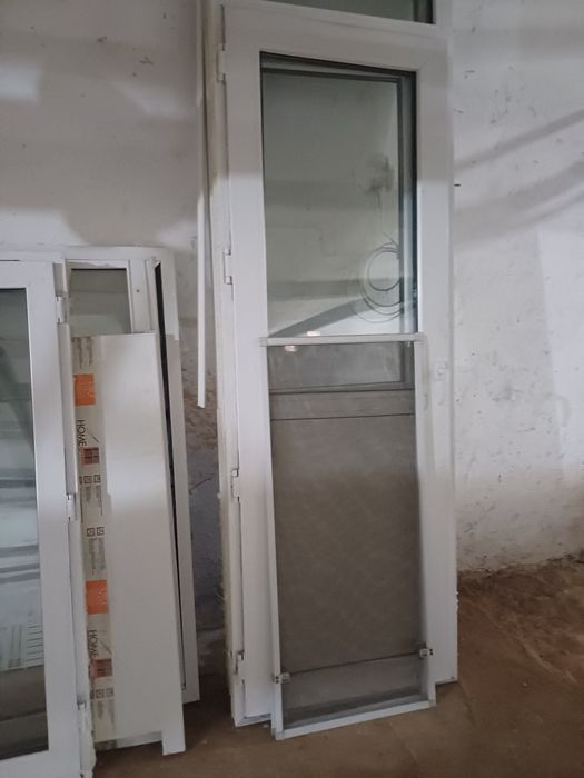 Пластиковые окна с дверью