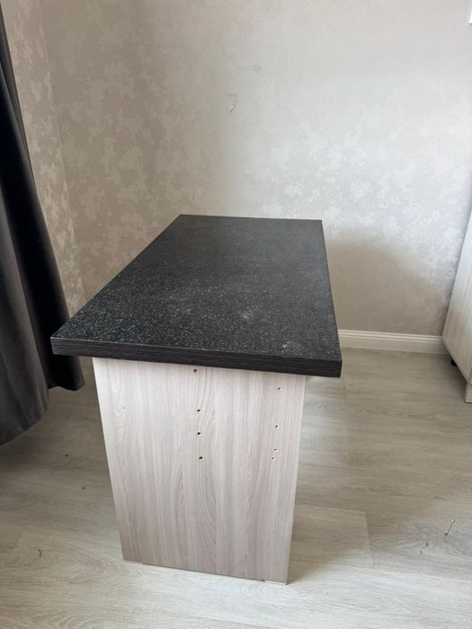Продам Стол срочно