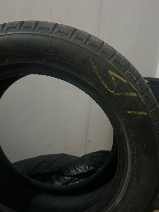 Продам зимние шины липучку