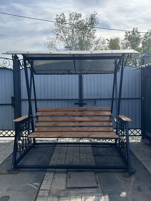 Продам садовую качелю