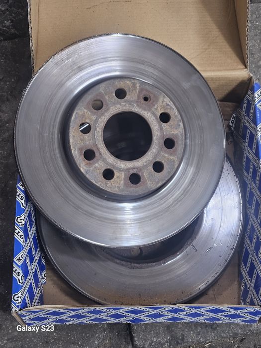 Ступичный диск.на шкоду октавию а7