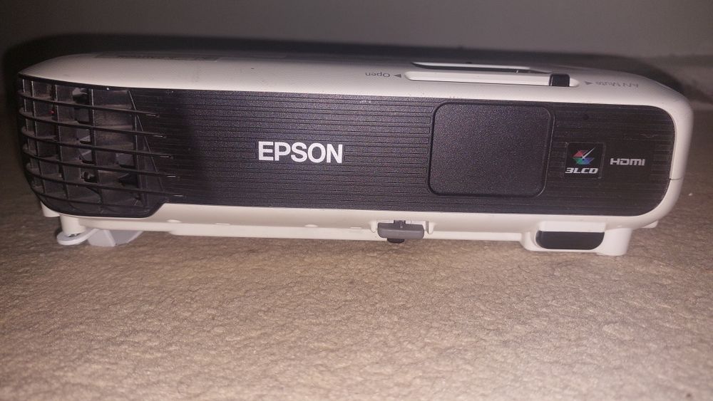 Продам проектор Epson