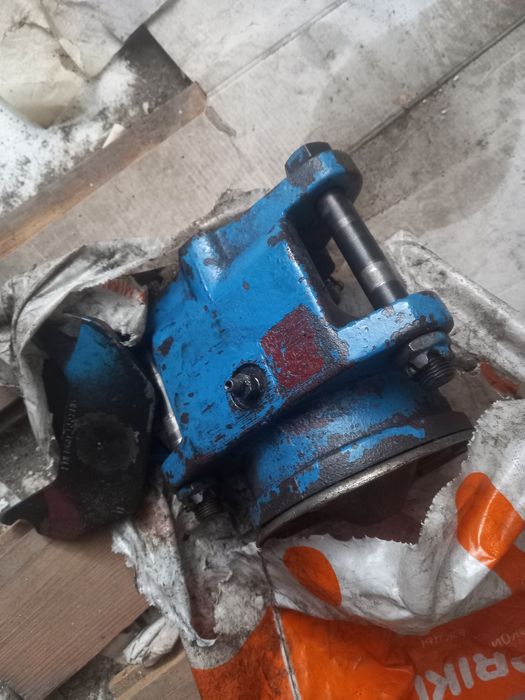 Центральный суппорт тормоза(гидравлическая