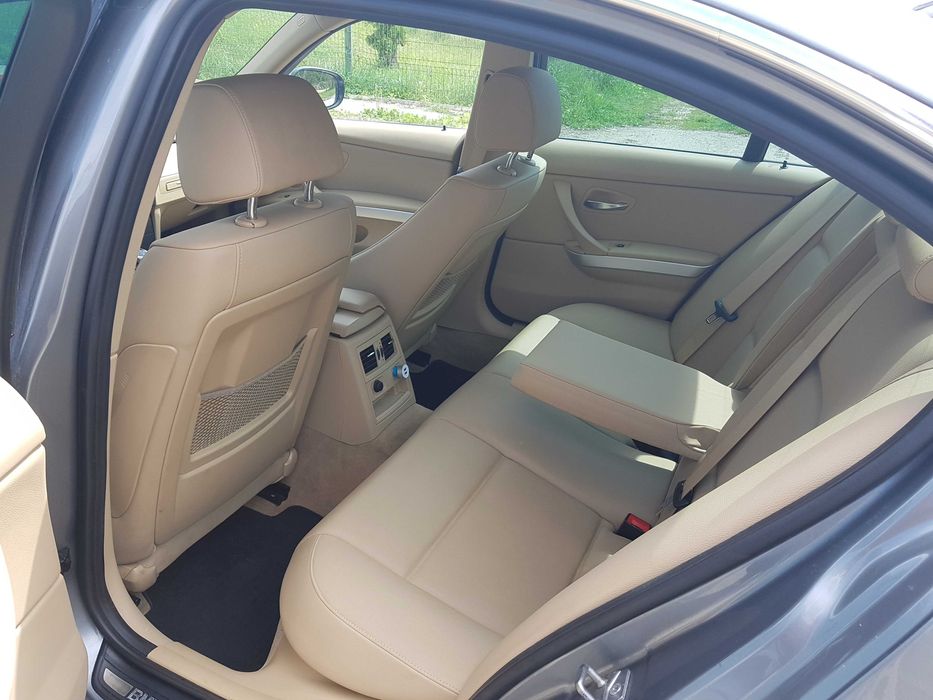 BMW 3 Series 2011 — imagine 5
